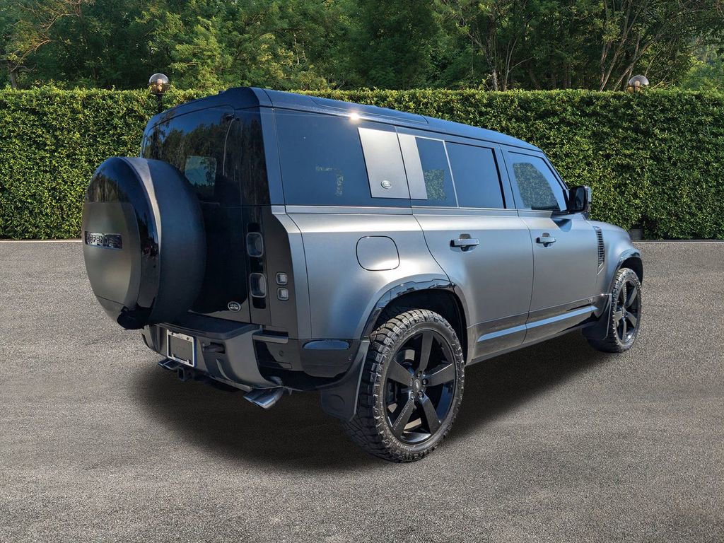 Used 2023 Land Rover Defender 110 V8 image 4