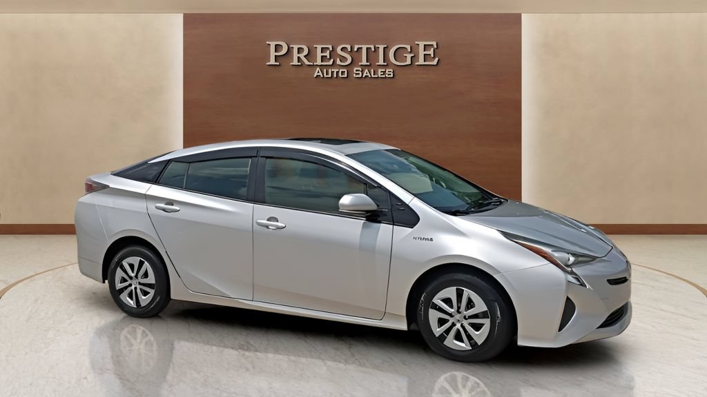 Used 2017 Toyota Prius Three w/ Advanced Technology Package FWD image 18