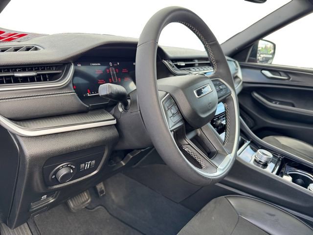 Used 2023 Jeep Grand Cherokee Altitude image 10