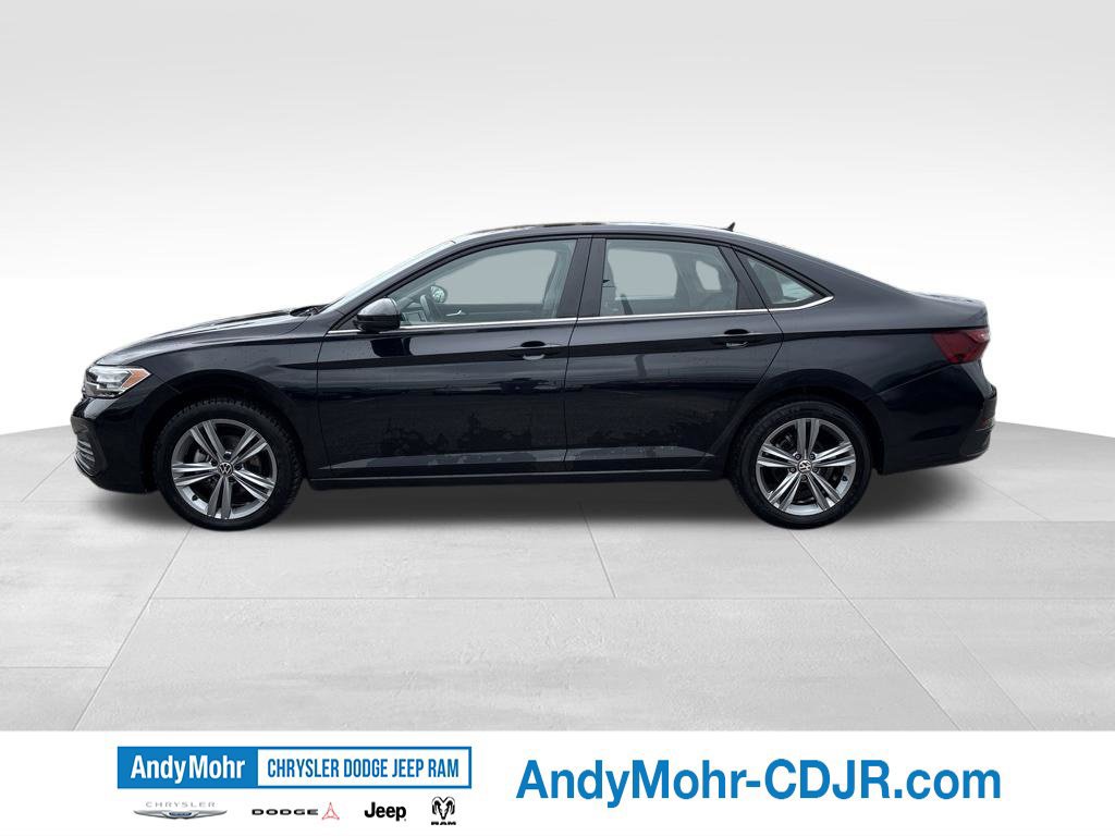 Used 2024 Volkswagen Jetta SE FWD image 4