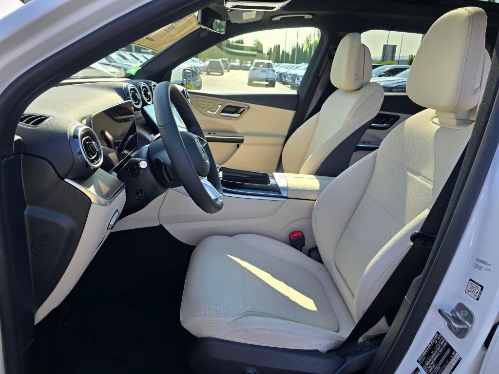 New 2026 Mercedes-Benz GLC 350e 4MATIC image 13