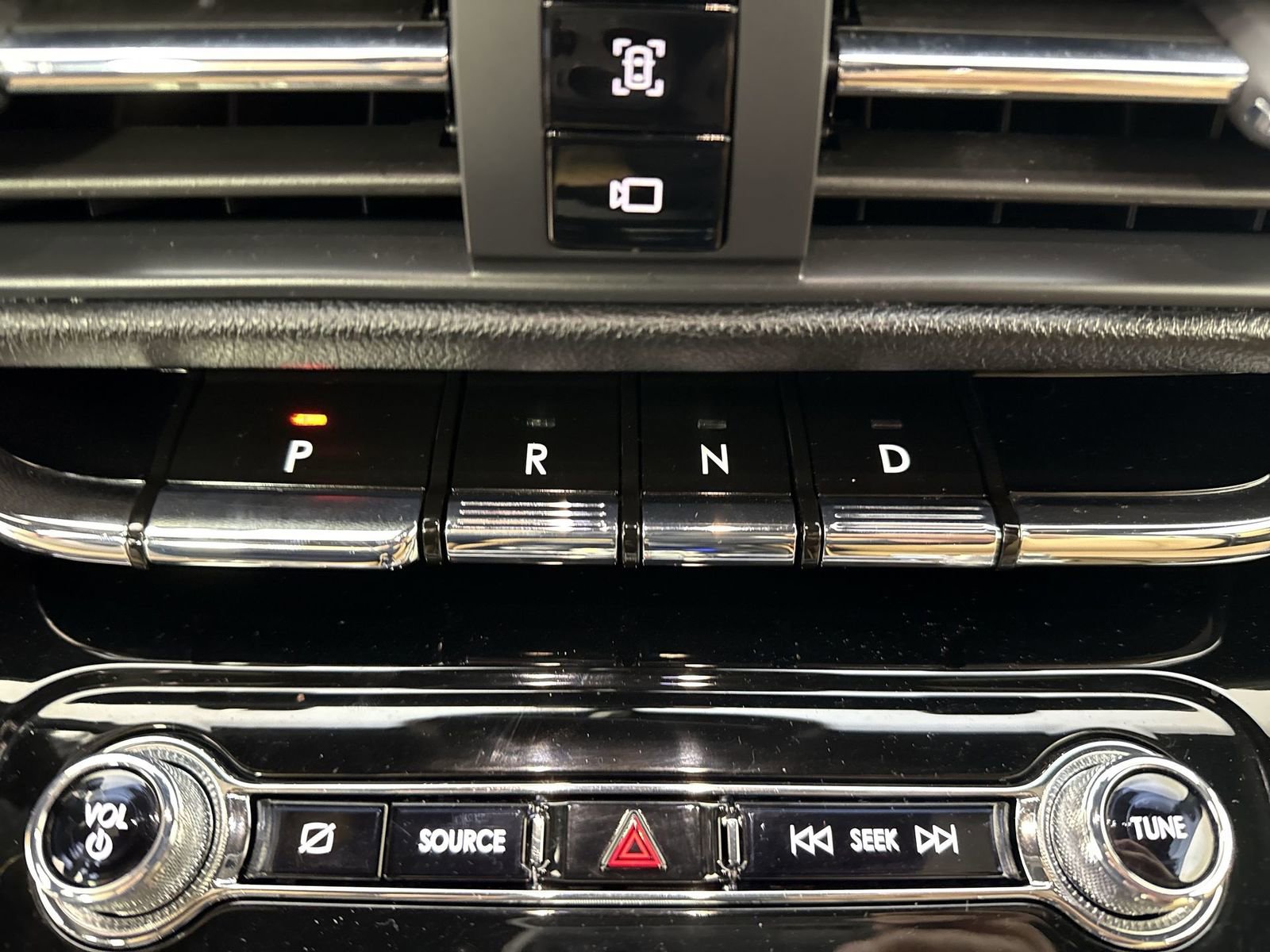 Used 2021 Lincoln Corsair Reserve w/ Equipment Group 201A image 17