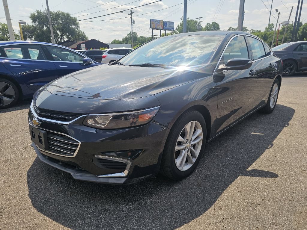 Used 2016 Chevrolet Malibu LT w/ Leather Package FWD image 3
