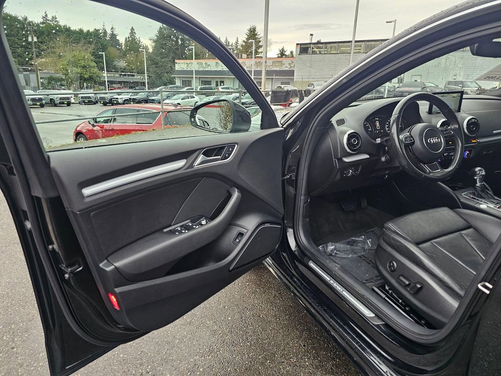 Used 2016 Audi A3 e-tron Premium Plus w/ Premium Plus Package image 19