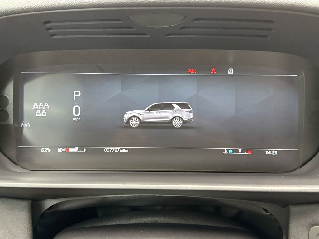 Certified 2025 Land Rover Discovery S image 33