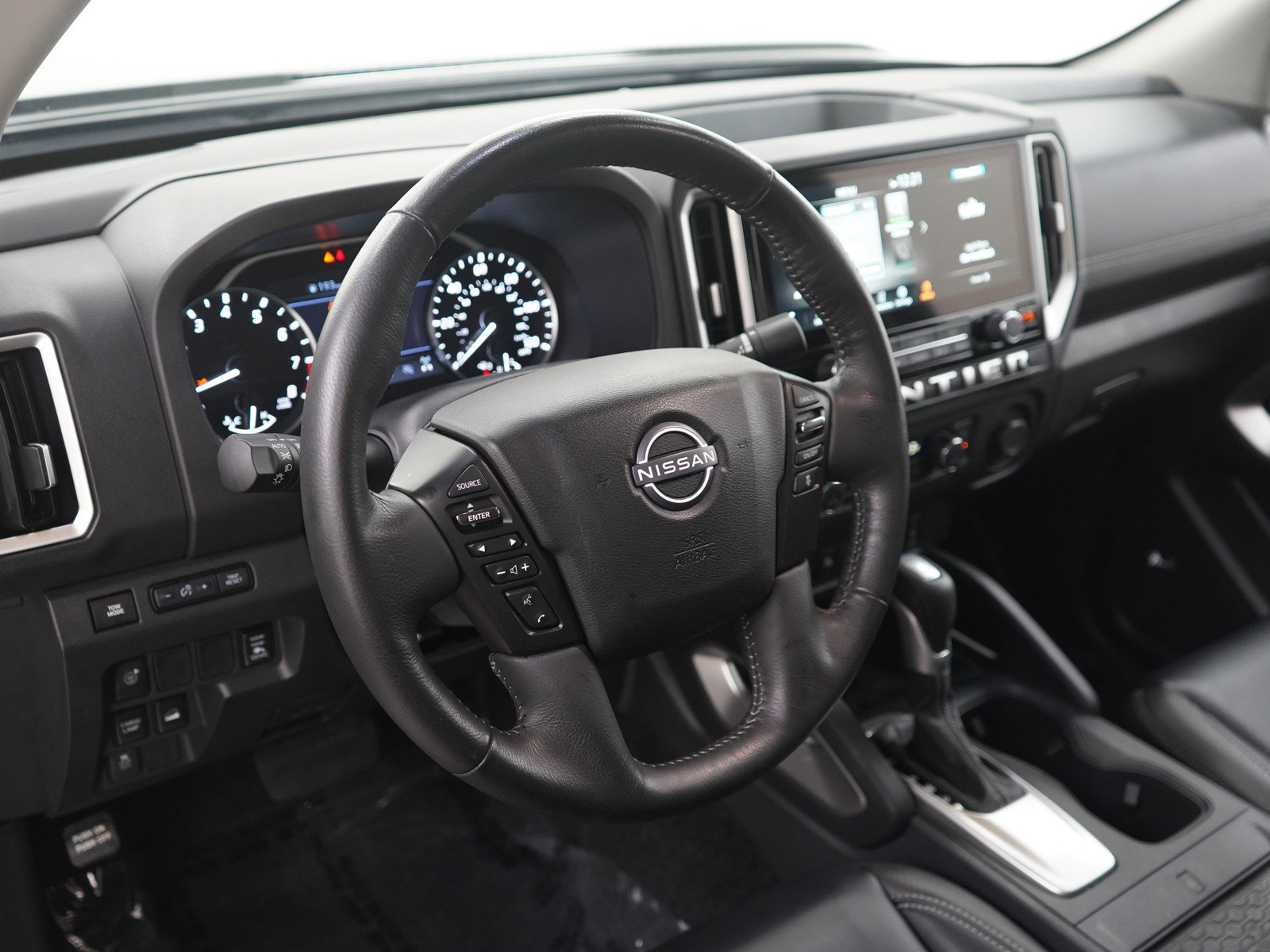 Used 2025 Nissan Frontier SL w/ Bed Access Package AWD/4WD image 20
