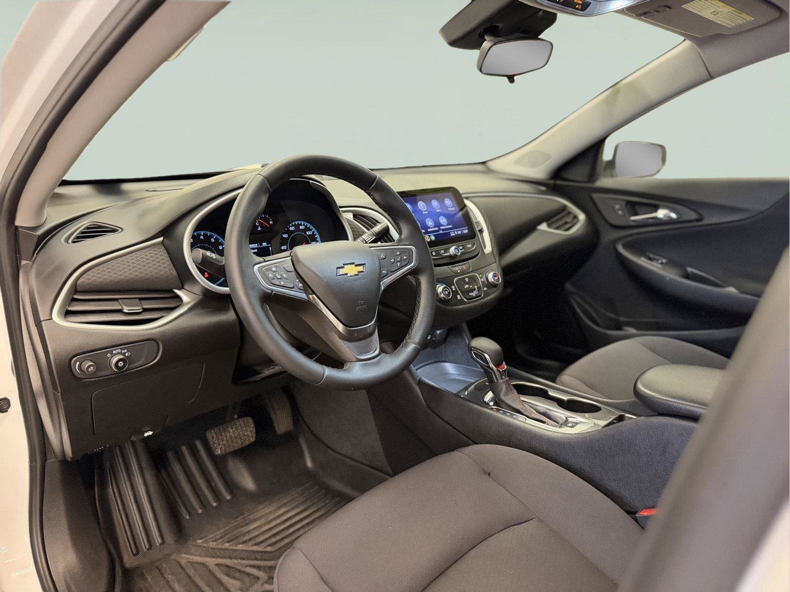 Used 2023 Chevrolet Malibu RS FWD image 22