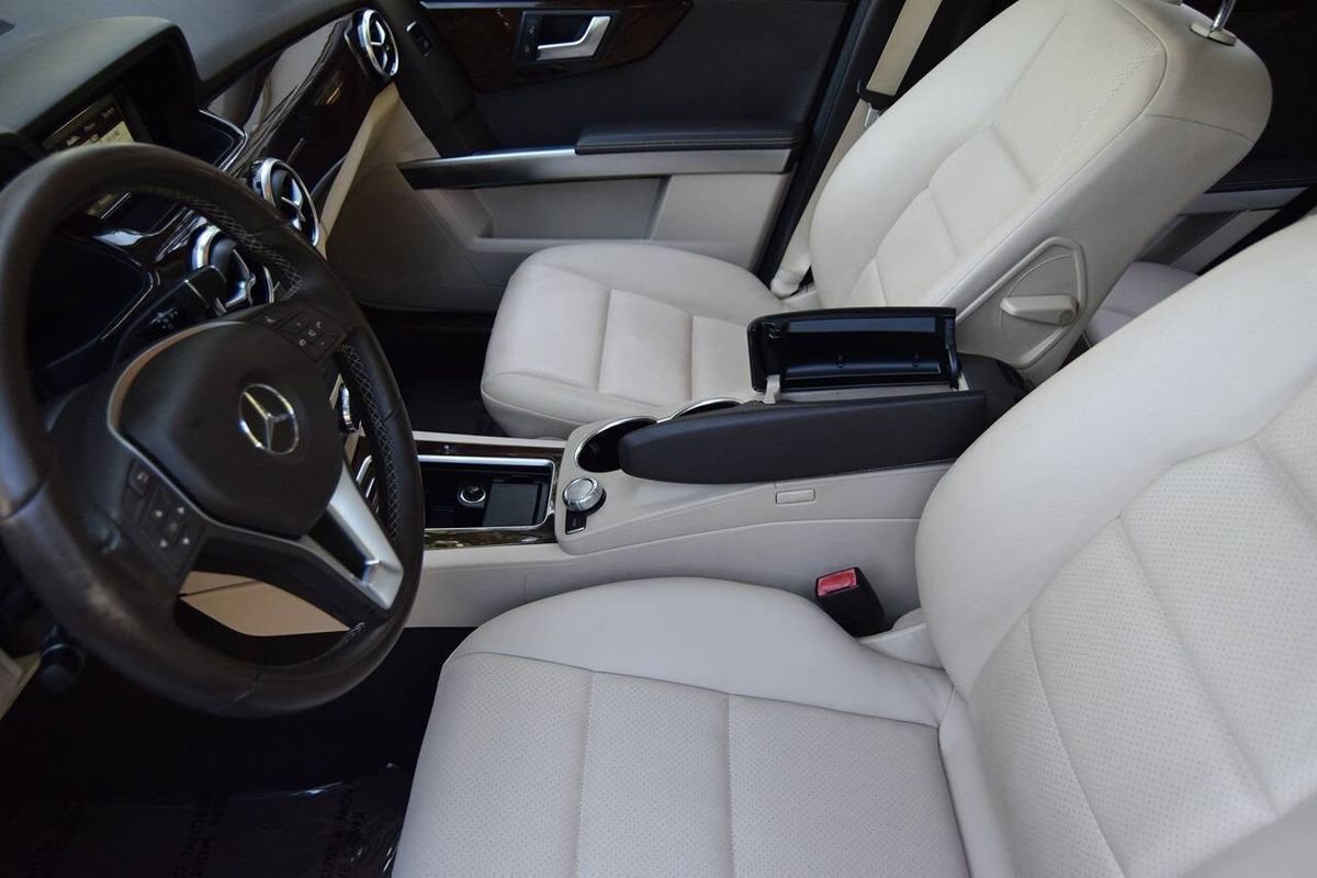 Used 2014 Mercedes-Benz GLK 350 4MATIC w/ Premium 1 Package image 37