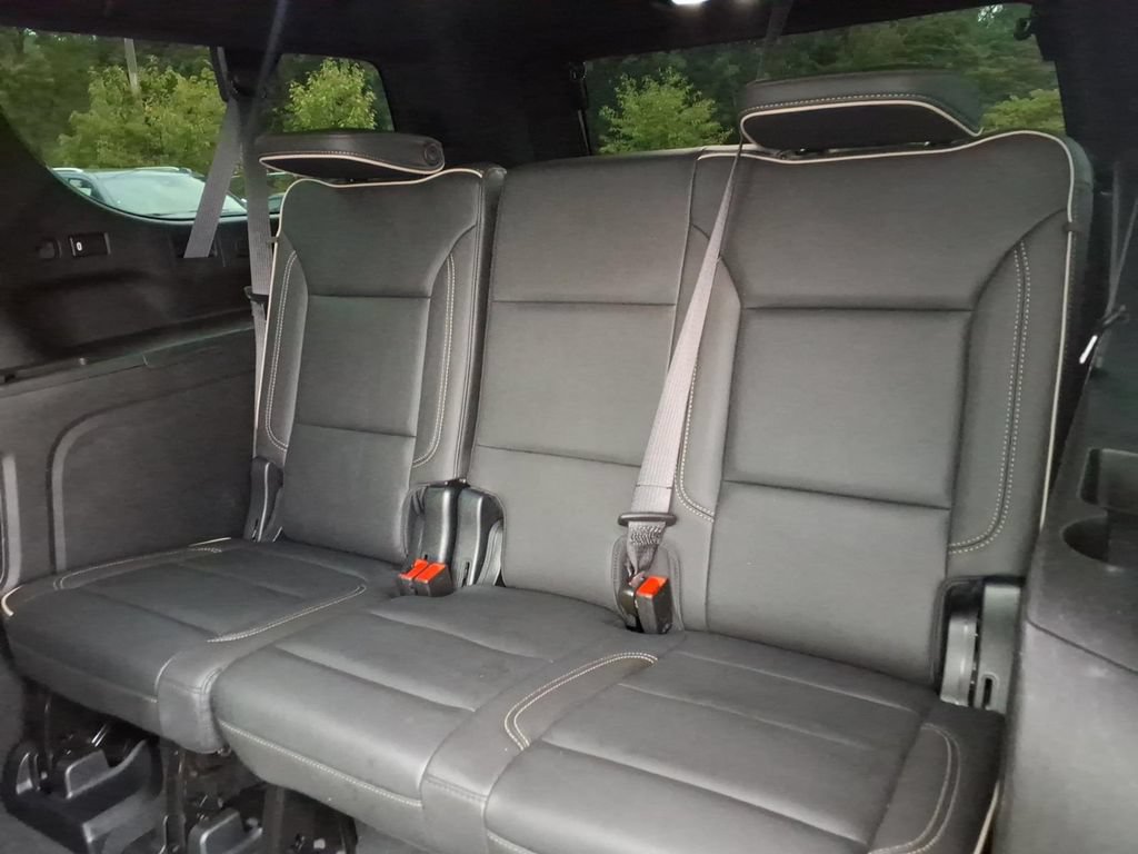 Used 2023 Chevrolet Suburban Premier AWD/4WD image 20
