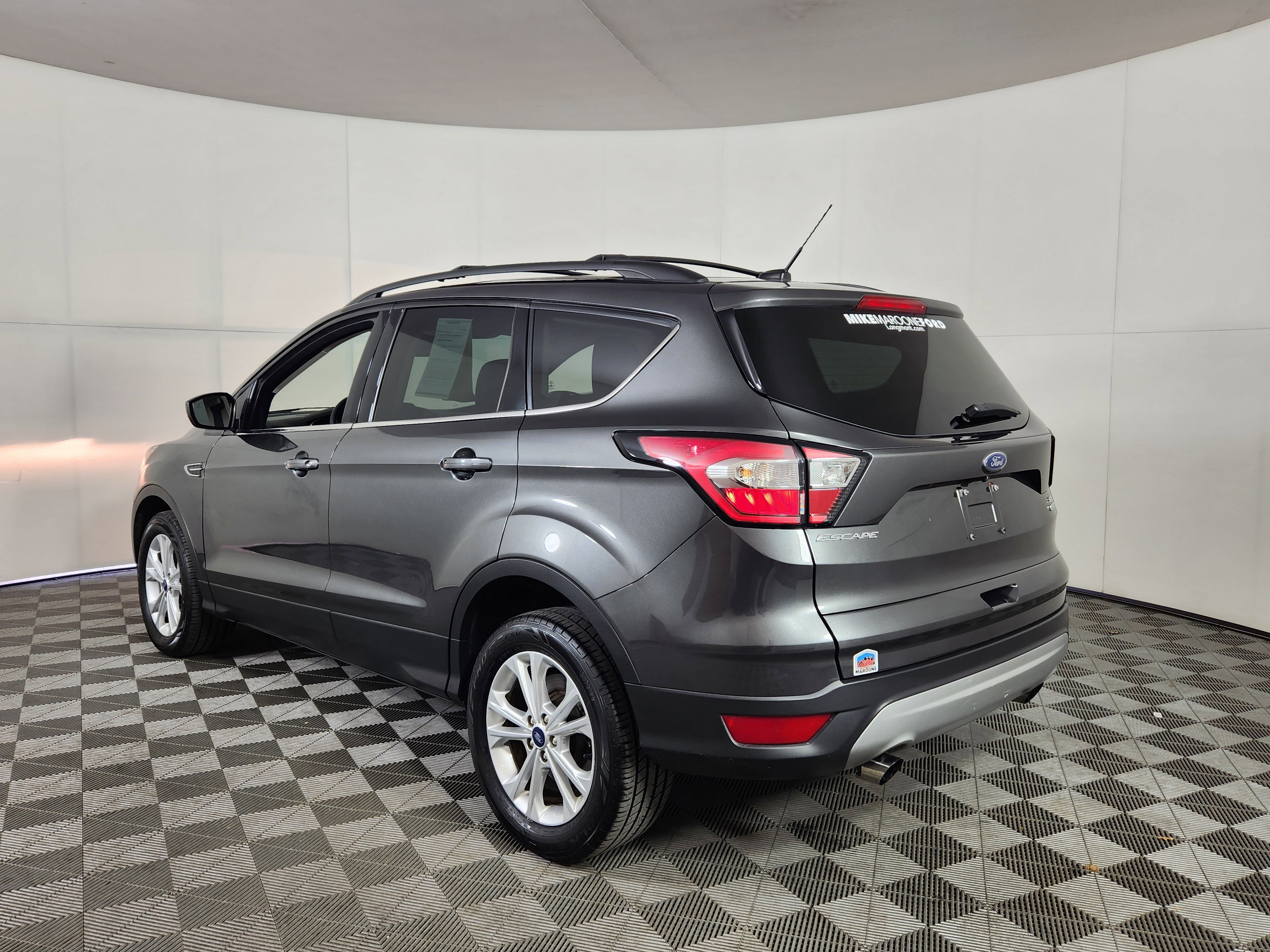 Certified 2018 Ford Escape SE w/ Ford Safe & Smart Package image 5