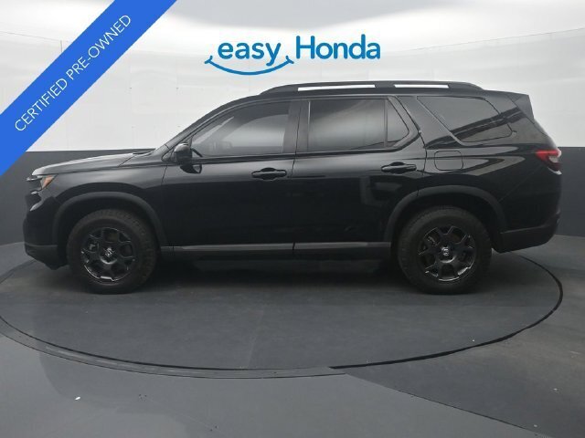 Used 2025 Honda Pilot TrailSport image 4