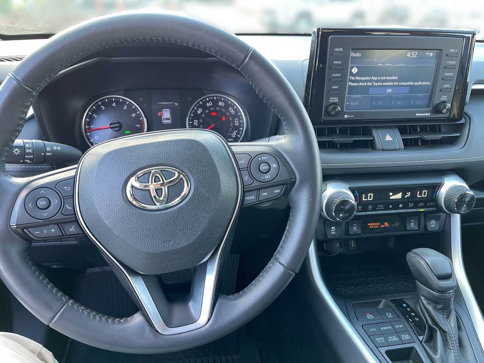 Used 2020 Toyota RAV4 XLE w/ Convenience Package AWD/4WD image 28