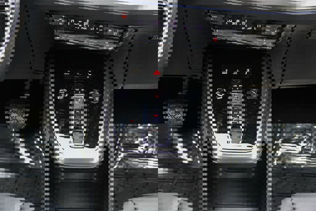 Used 2023 Audi Q4 e-tron Prestige image 14