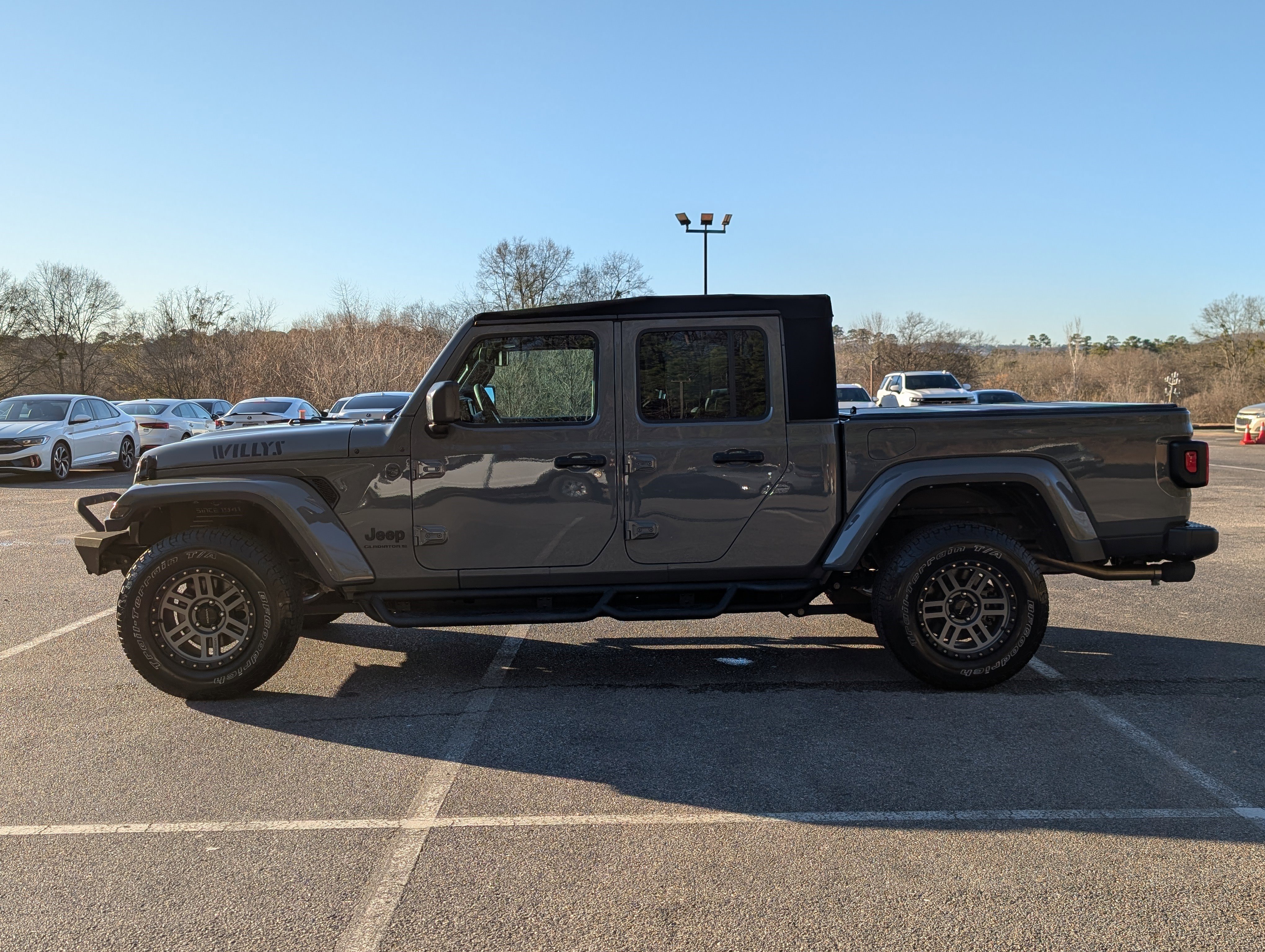 Used 2023 Jeep Gladiator Willys image 6