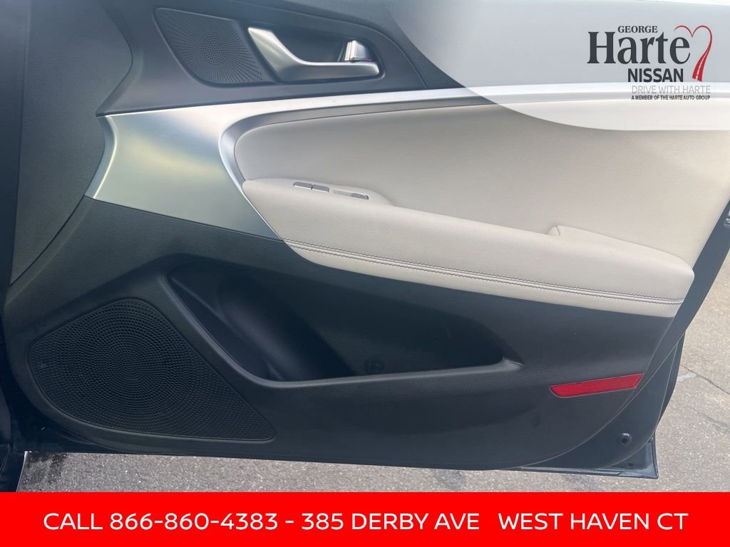 Used 2024 Genesis G70 2.5T image 42