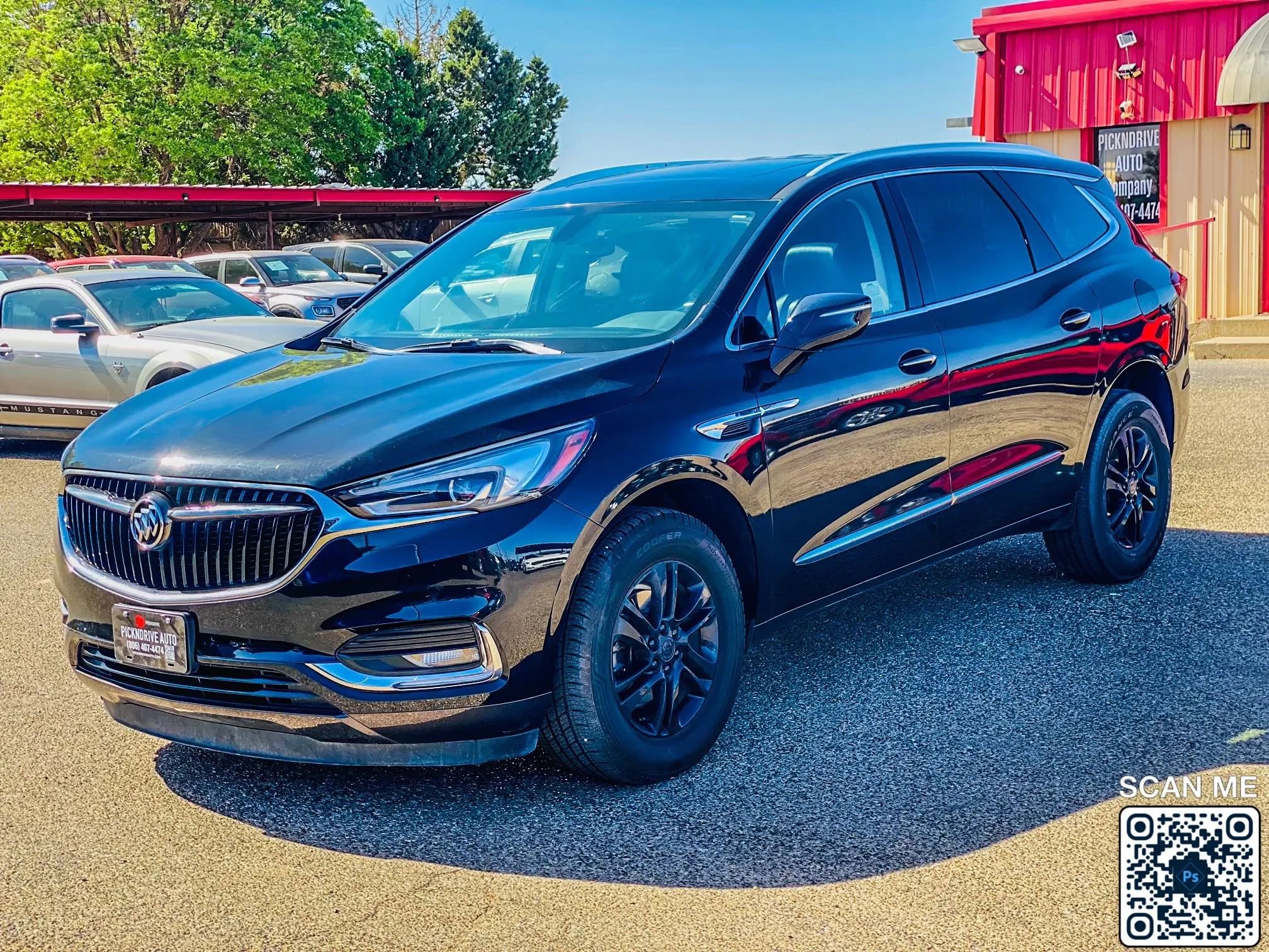 Used 2021 Buick Enclave Essence w/ Sound and Sites Package FWD image 4
