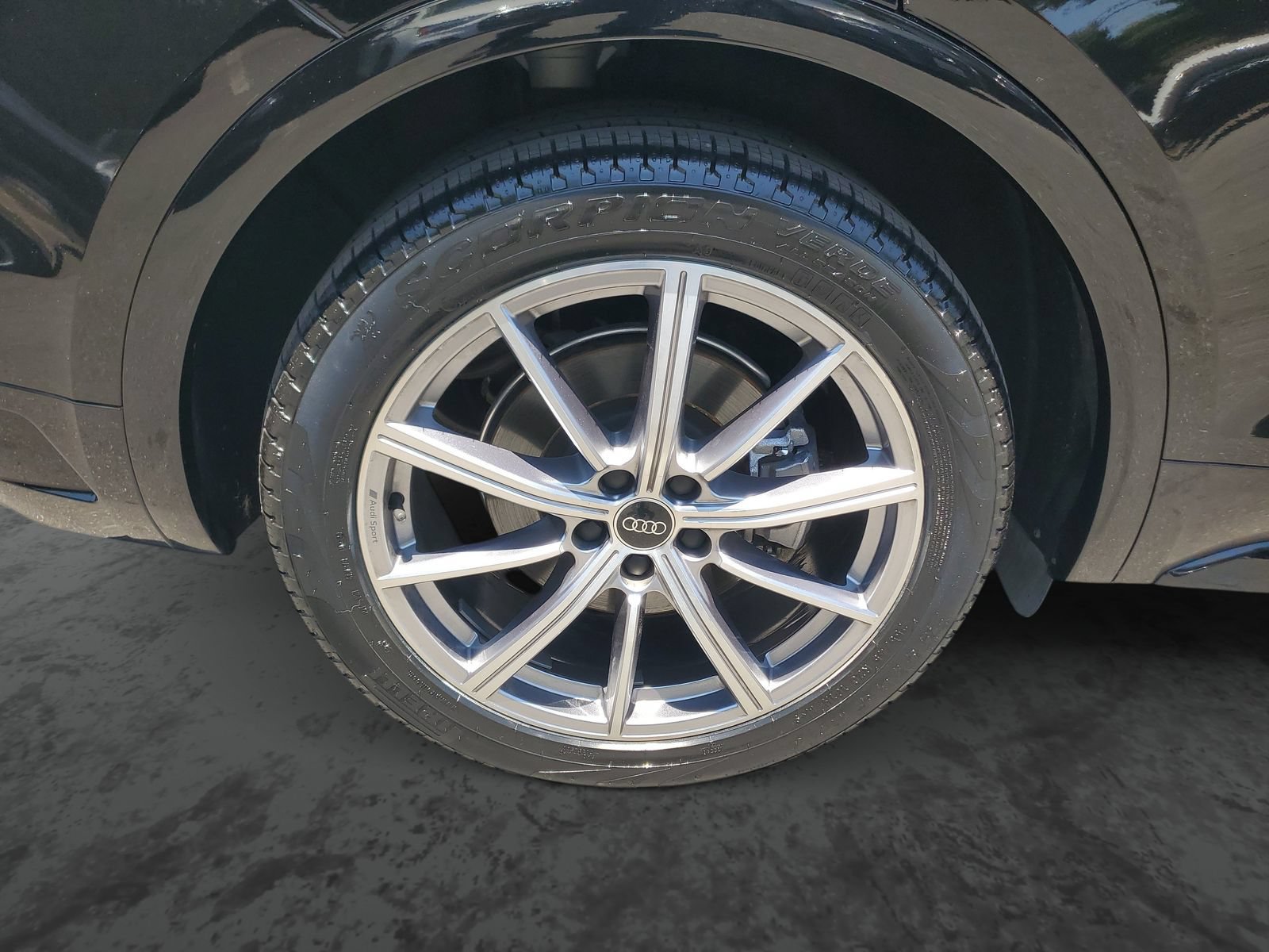 Used 2023 Audi Q5 e Premium Plus w/ Premium Plus Package AWD/4WD image 5