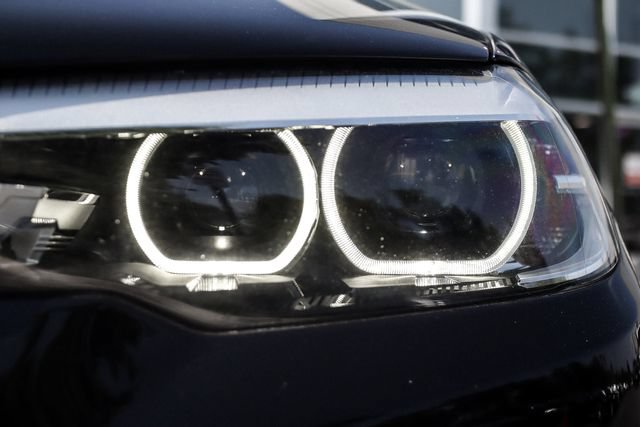 Used 2019 BMW 530i xDrive w/ Convenience Package AWD/4WD image 17