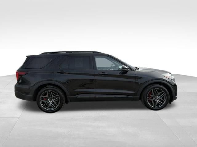 Used 2025 Ford Explorer ST image 9