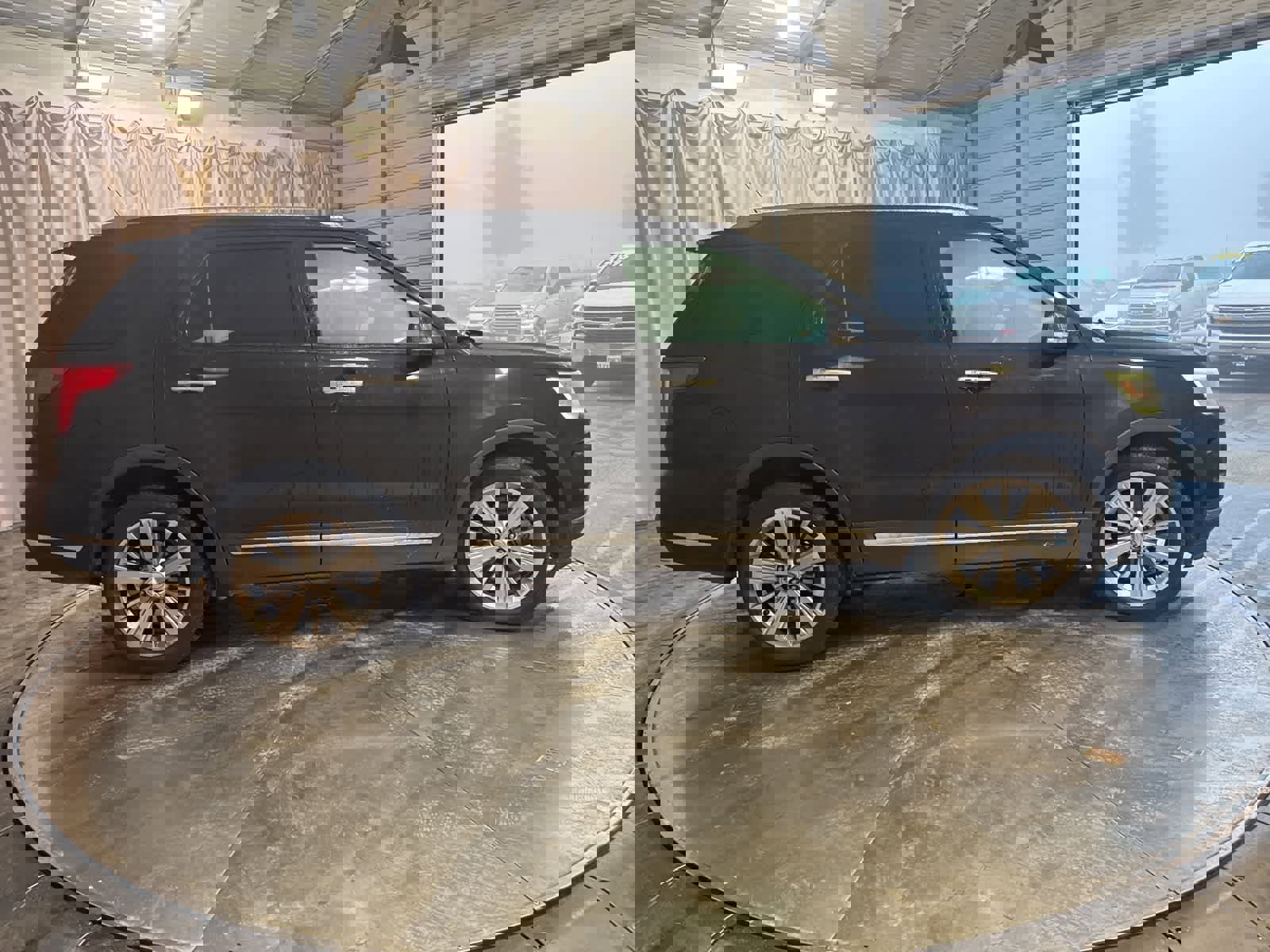 Used 2019 Ford Explorer Limited w/ Class III Trailer Tow Package image 4