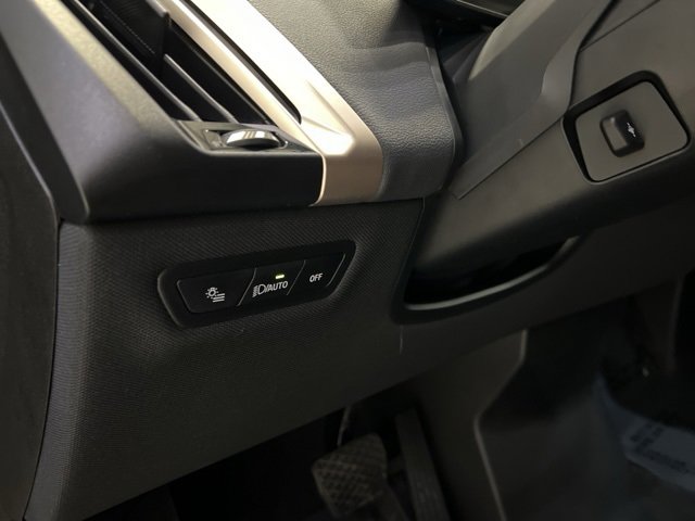 Used 2025 BMW iX xDrive50 image 21