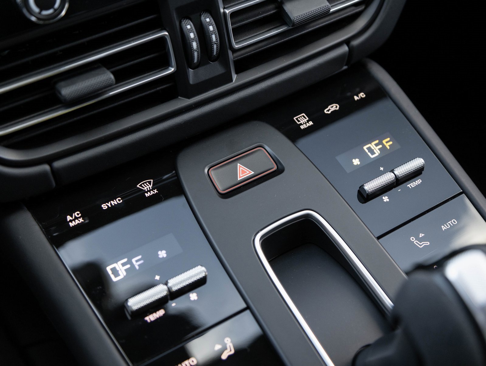 New 2026 Porsche Macan GTS image 26