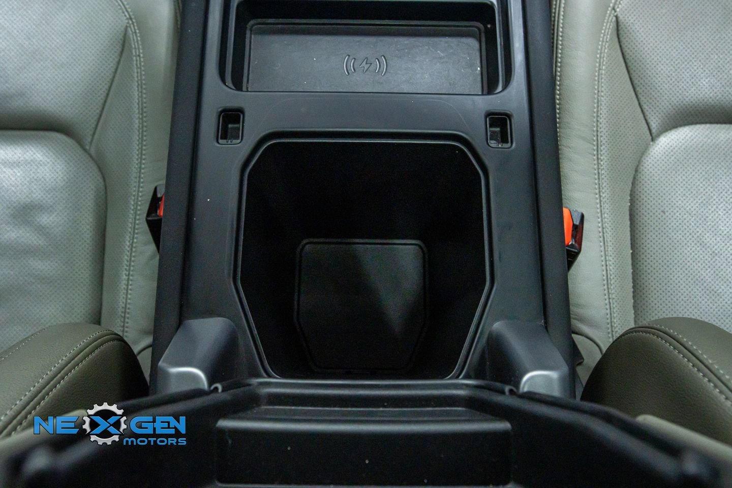 Used 2023 Land Rover Defender 110 S image 30