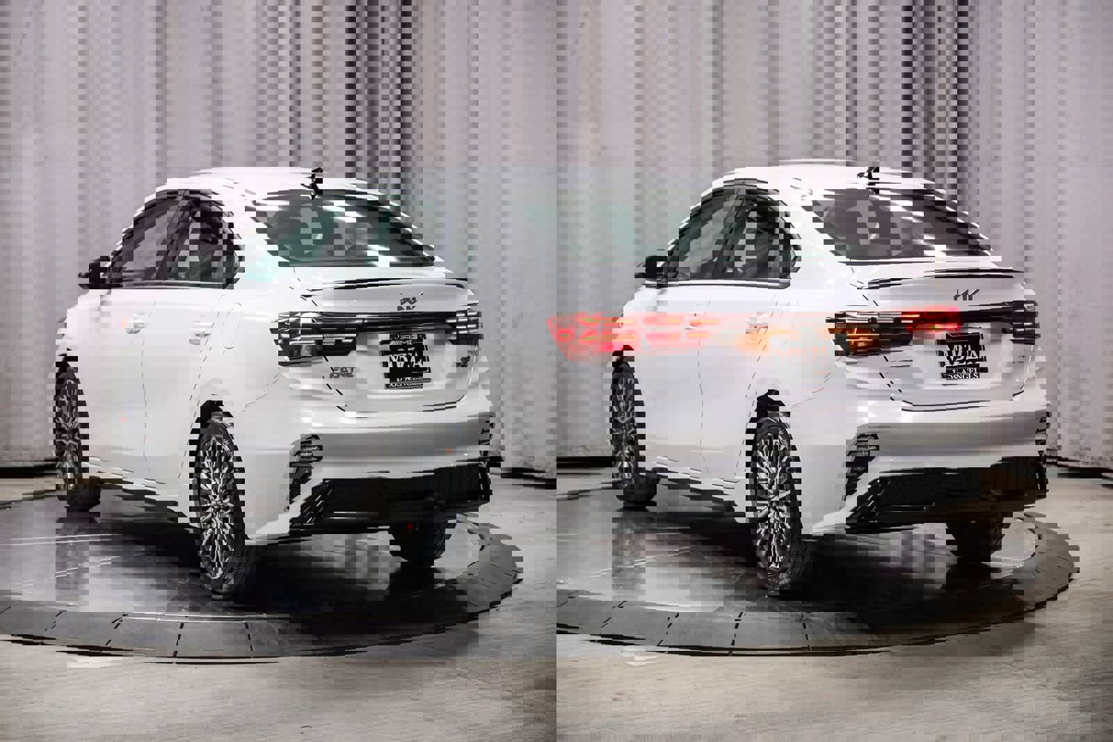 Used 2022 Kia Forte GT-Line w/ GT-Line Technology Package image 2