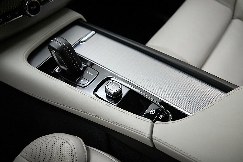 Used 2022 Volvo XC90 T8 R-Design image 20