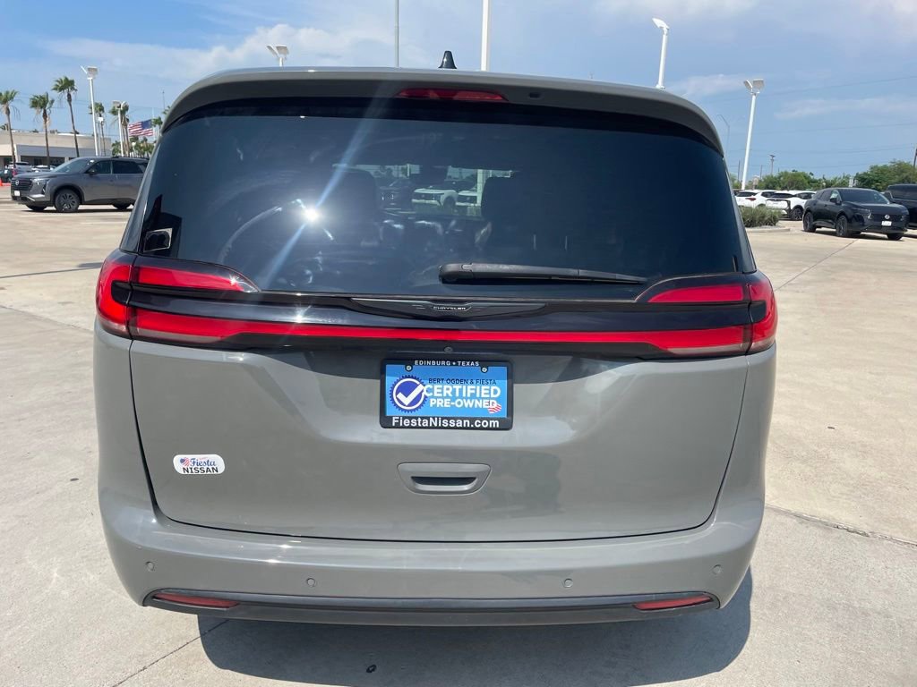 Used 2024 Chrysler Pacifica Touring-L w/ S Appearance Package FWD image 6