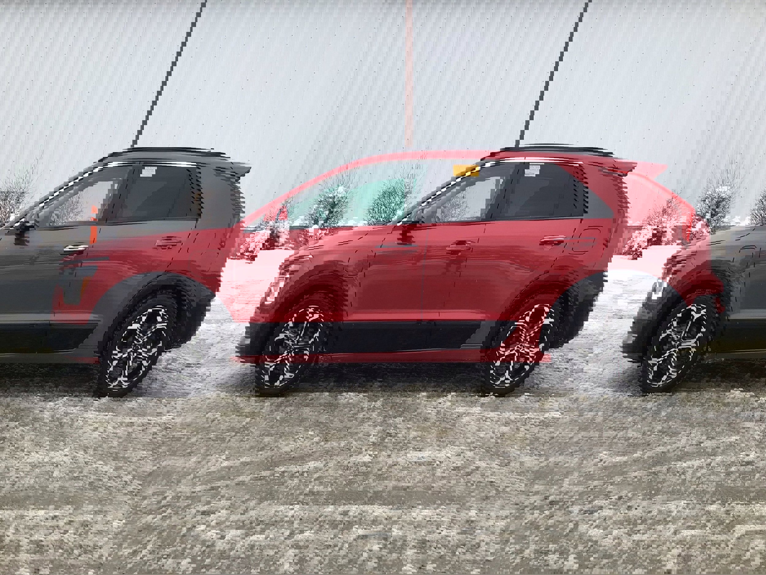 Used 2023 Kia Niro SX Touring image 4