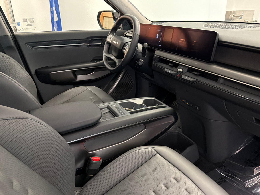 Certified 2024 Kia EV9 Wind AWD/4WD image 12