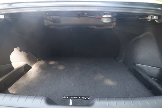 Certified 2025 Hyundai Elantra Limited FWD image 24