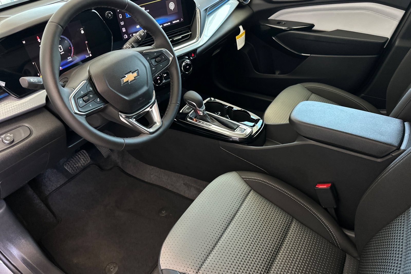 New 2026 Chevrolet Trax LT w/ Driver Confidence Package FWD image 10