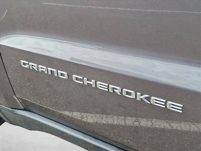 Used 2015 Jeep Grand Cherokee Limited AWD/4WD image 11