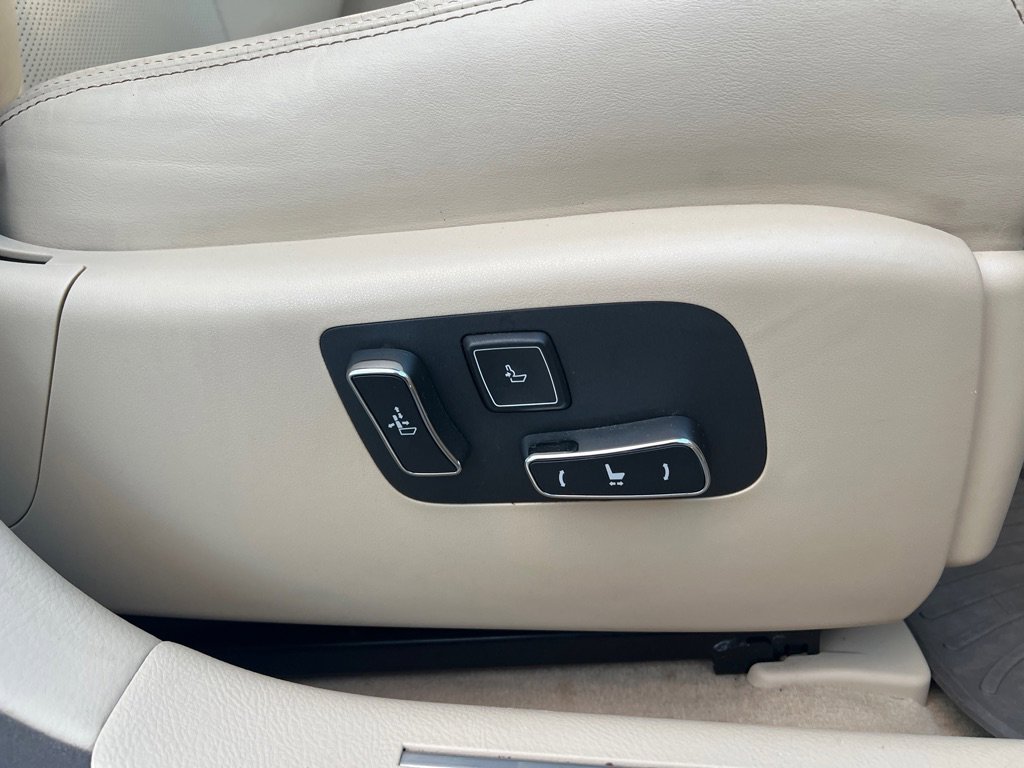 Used 2015 Lexus LS 460 image 38