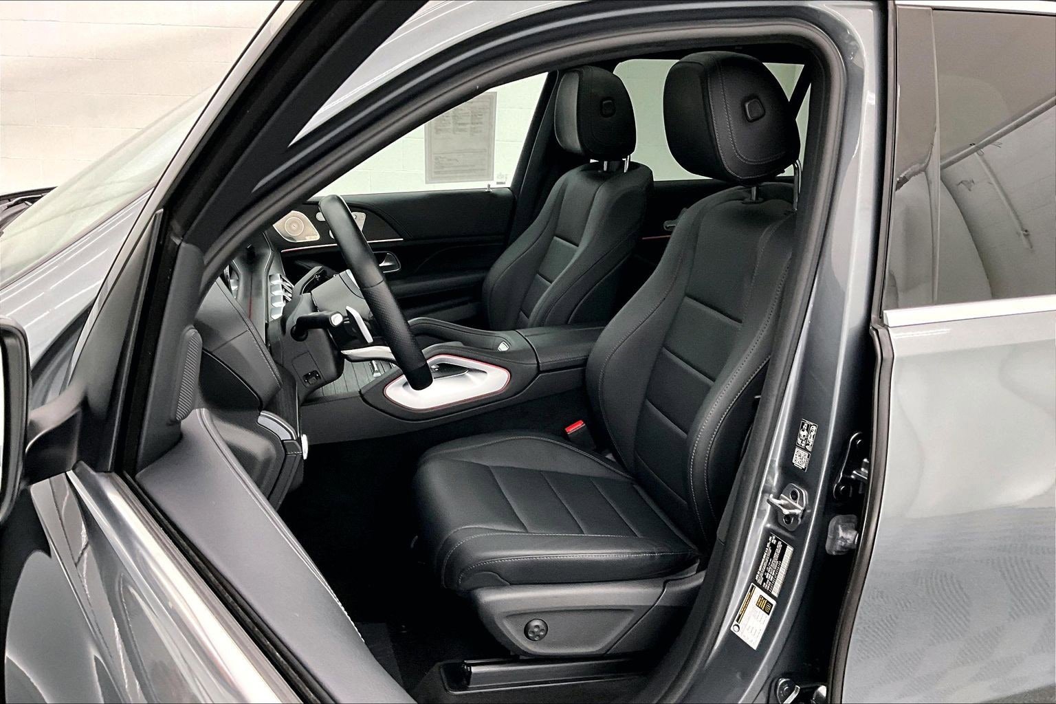 Used 2023 Mercedes-Benz GLS 450 4MATIC image 16