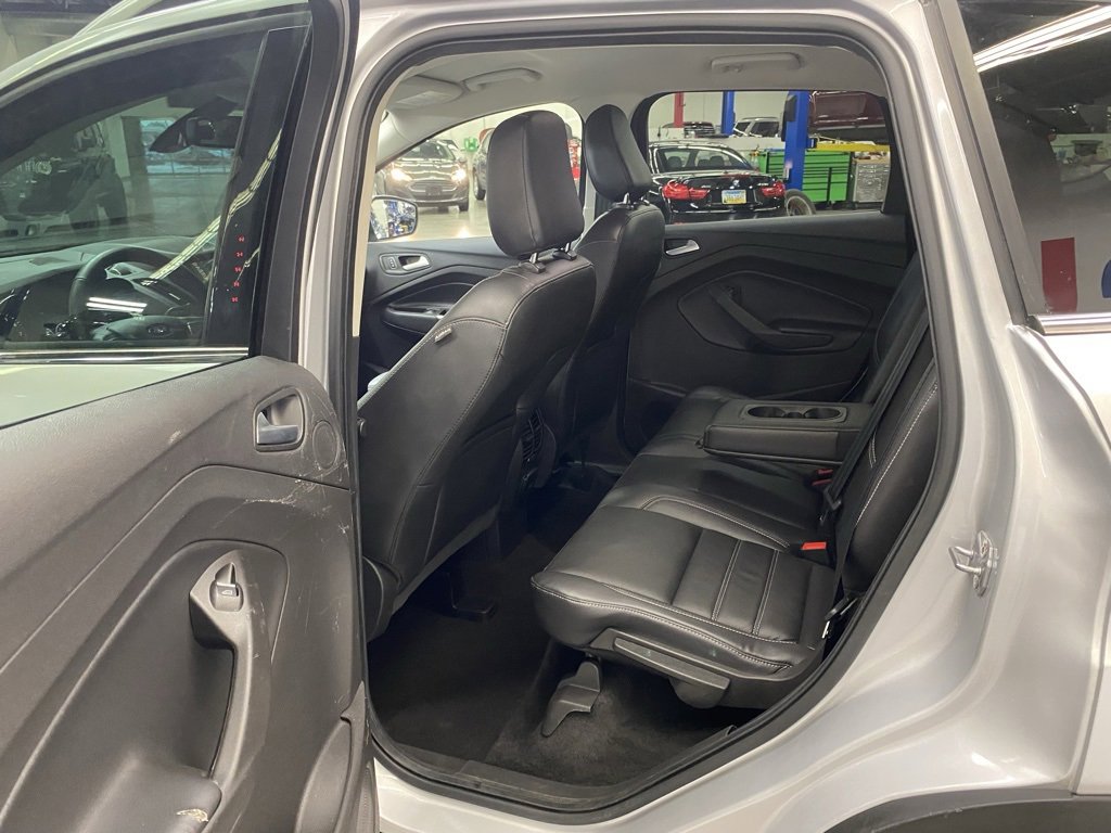 Used 2019 Ford Escape Titanium image 18