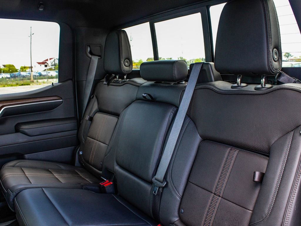 Used 2022 Chevrolet Silverado 1500 High Country w/ High Country Premium Package AWD/4WD image 32