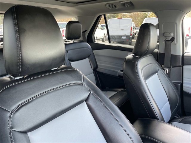 Used 2022 Ford Explorer XLT w/ Equipment Group 202A image 36