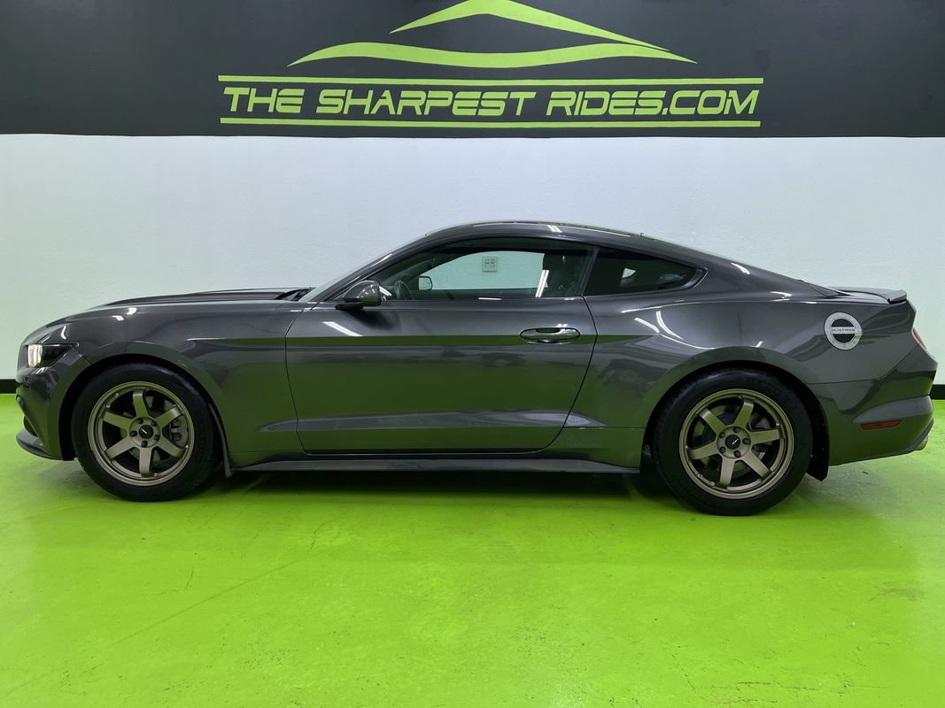 Used 2017 Ford Mustang Coupe RWD image 6