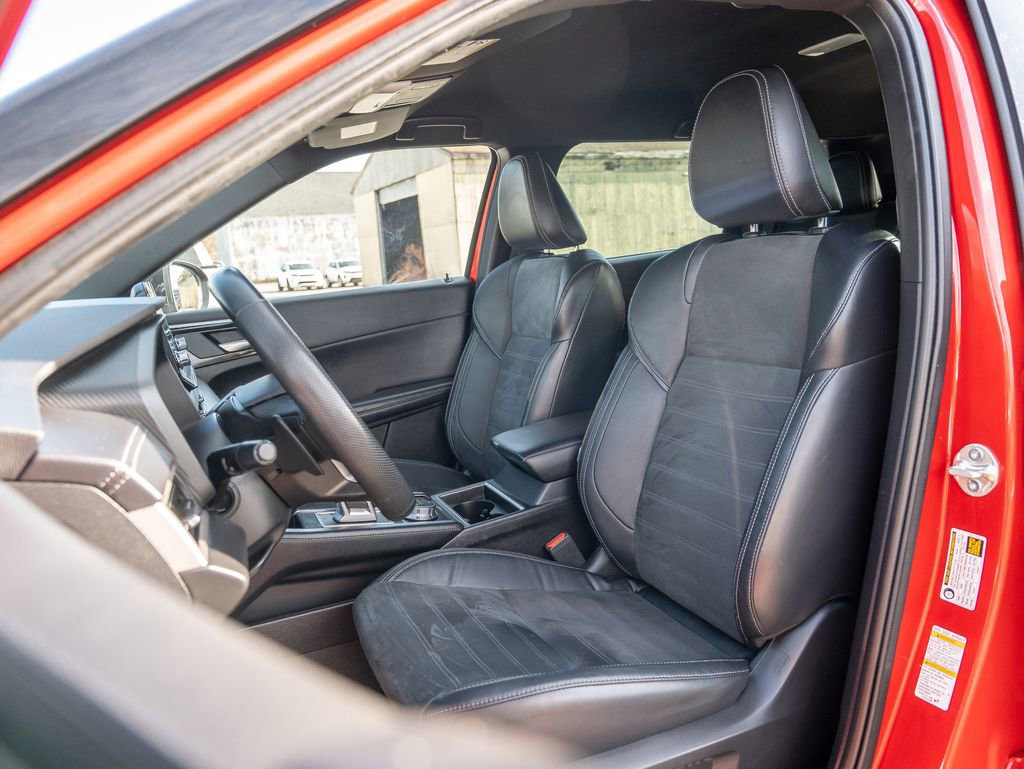 Used 2023 Mitsubishi Outlander SE Black Edition image 20