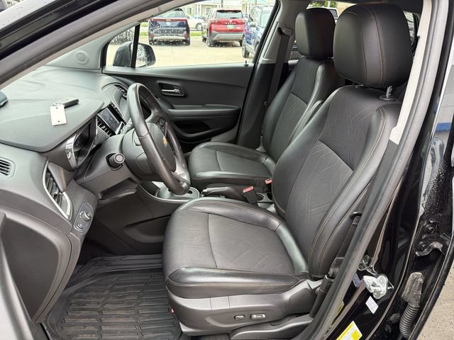 Used 2020 Chevrolet Trax LT w/ LT Convenience Package AWD/4WD image 13