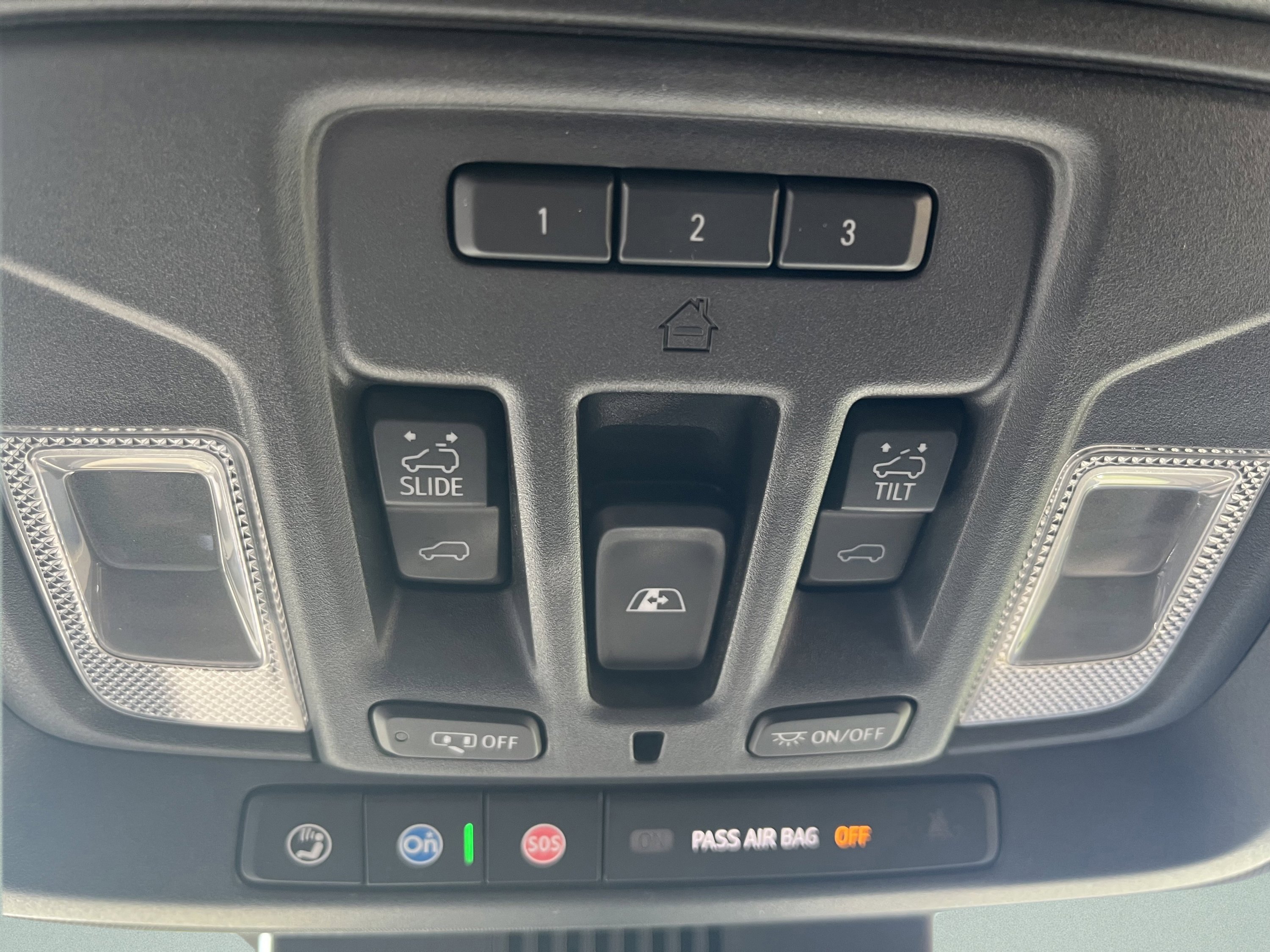 Used 2022 Chevrolet Silverado 1500 ZR2 w/ Technology Package image 14