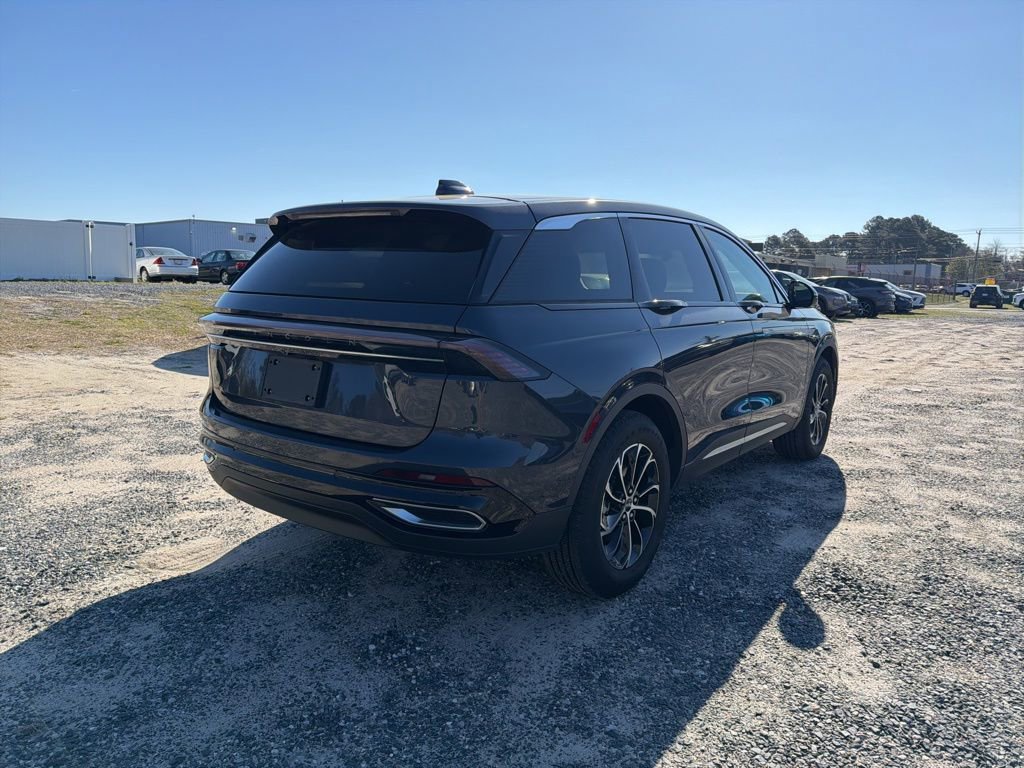 Used 2024 Lincoln Nautilus Premier image 5