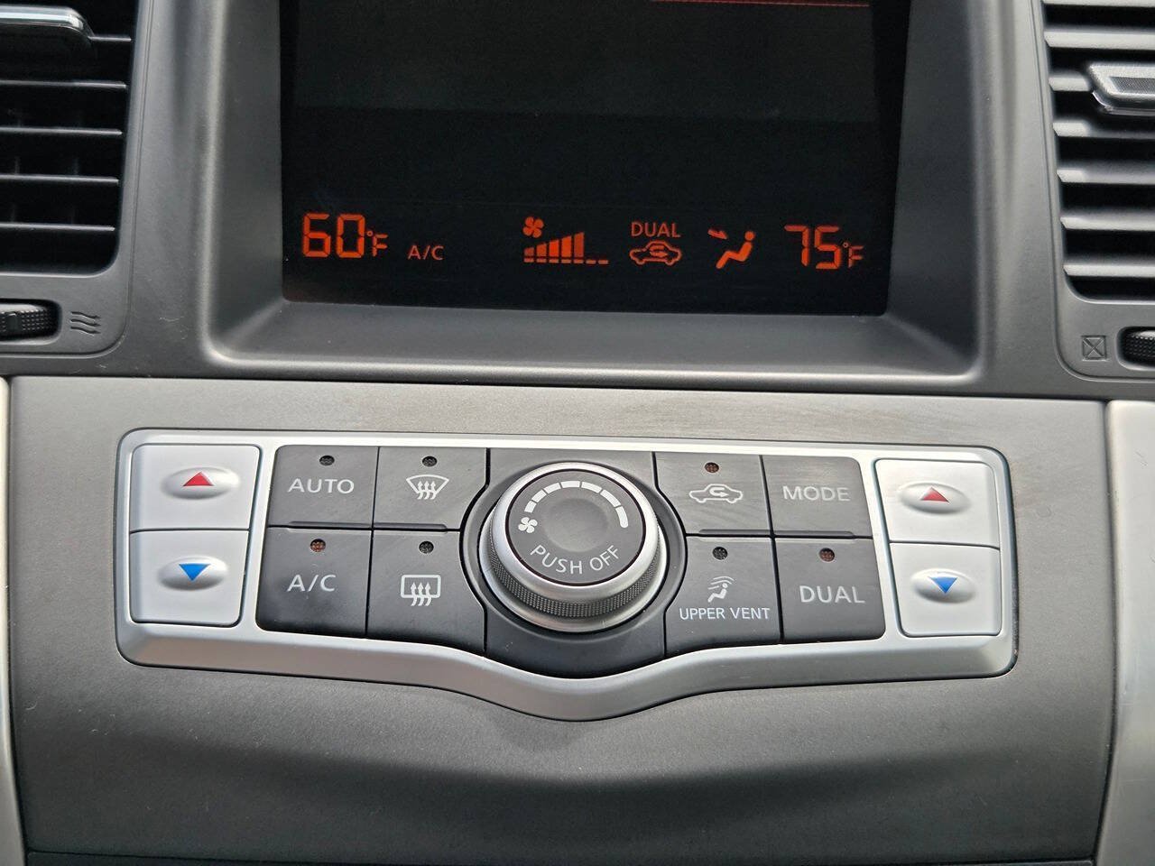 Used 2013 Nissan Murano S FWD image 23