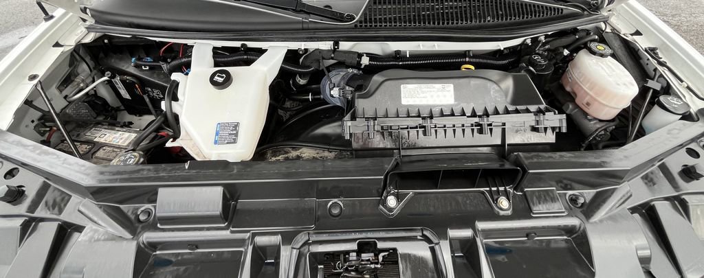 Used 2024 Chevrolet Express 3500 LT w/ LT Preferred Equipment Group RWD image 8