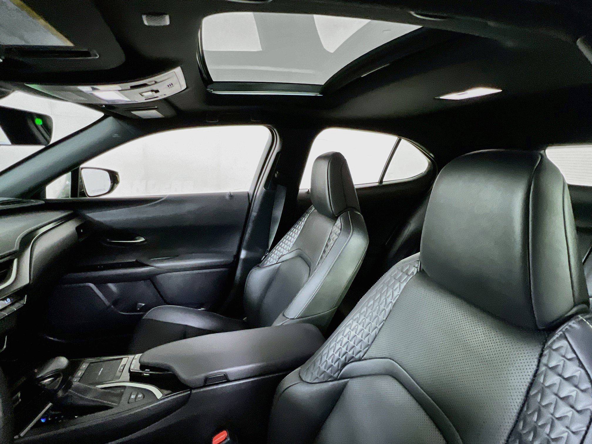 Used 2022 Lexus UX 250h w/ Premium Package AWD/4WD image 21