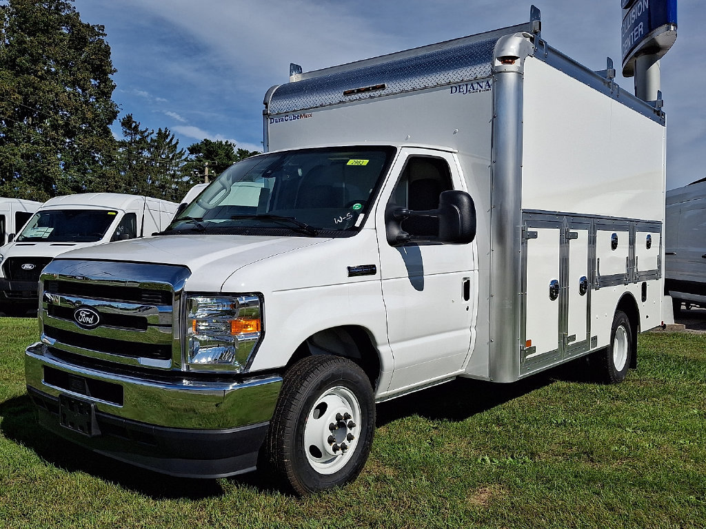New 2027 Ford E-350 and Econoline 350 Super Duty w/ Power Equipment Group RWD image 2