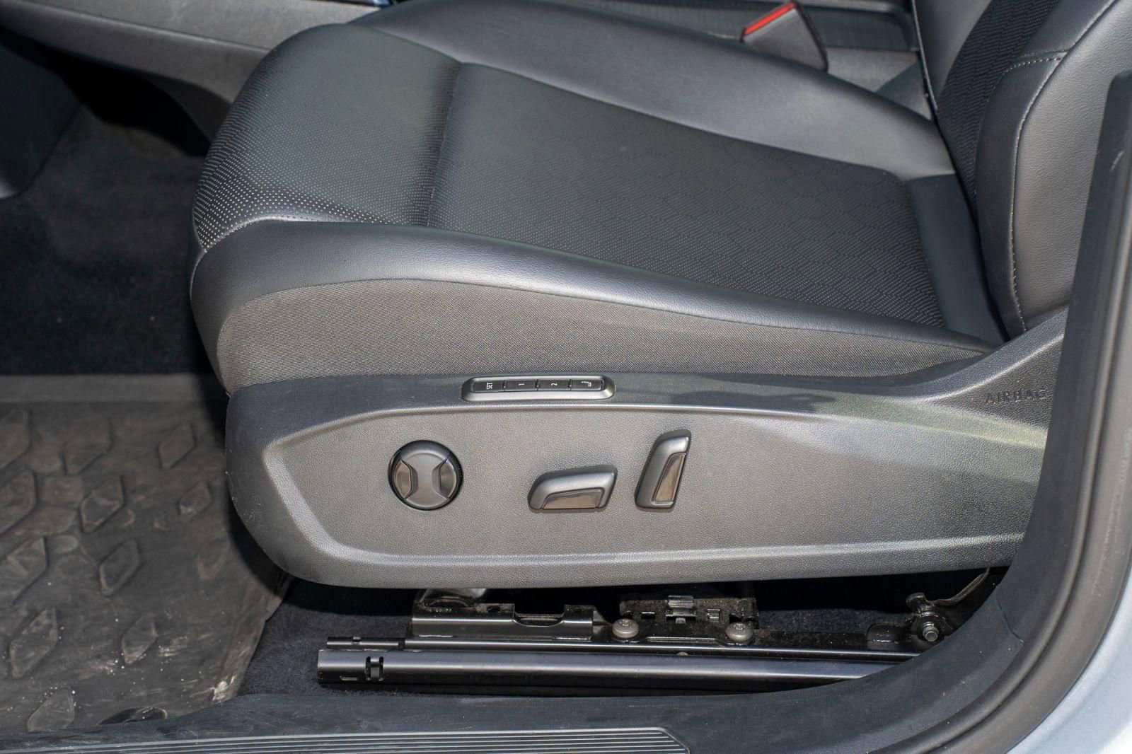 Used 2021 Volkswagen ID.4 Pro S image 29